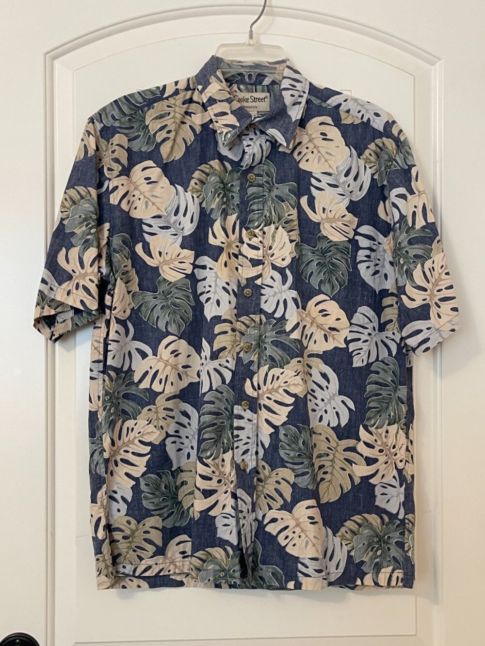 Cooke Street Honolulu Shirt Short Sleeve Tropical Leaf Blue Tan Beige Medium